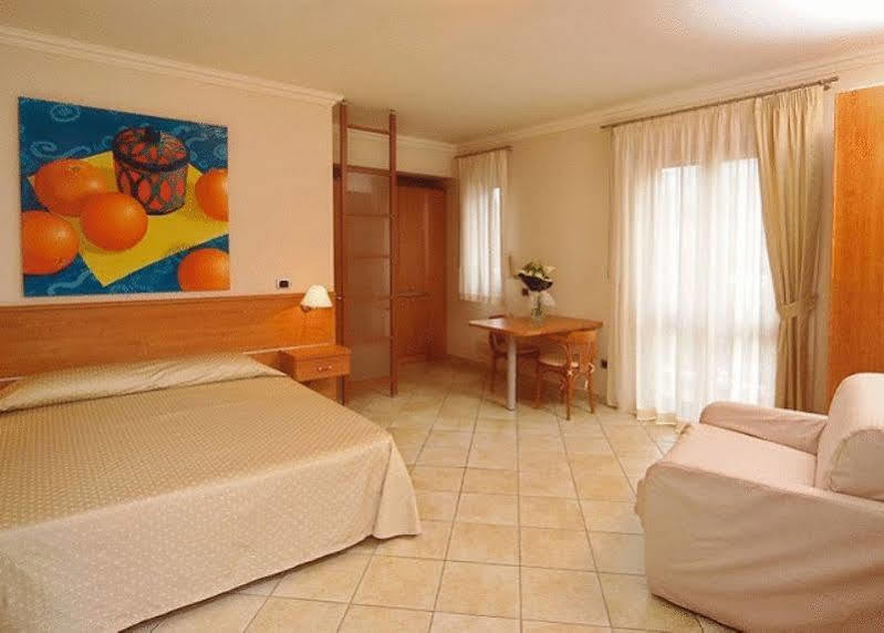 Residence Hotel La Giara Lipari  Bagian luar foto