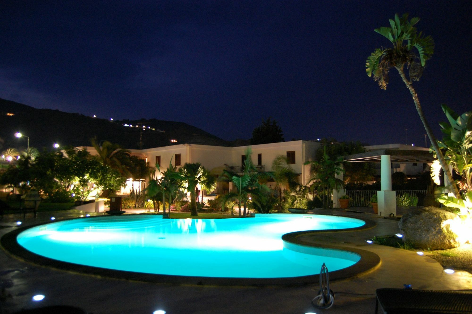 Residence Hotel La Giara Lipari  Bagian luar foto